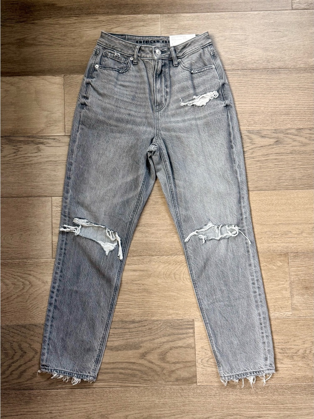 American Eagle Comfort Stretch Waistband Mom Jeans Smoke Gray NWT Size 2 regular